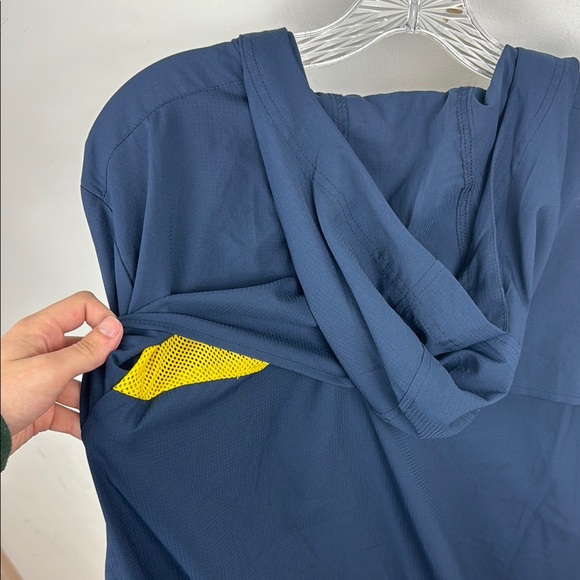 Columbia Michigan Windbreaker Hoodie - Picture 5 of 11